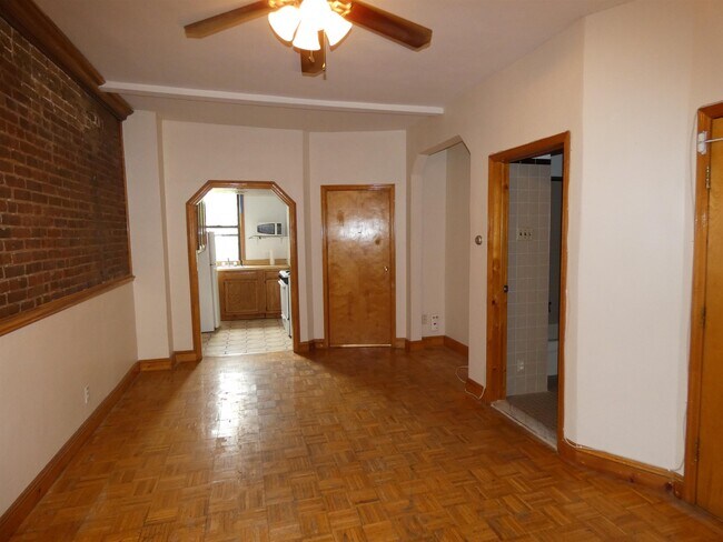 Photo - 936 Willow Ave