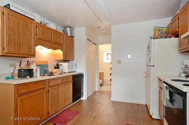 Inside kitchen - 17828 Park Ave Unit 2