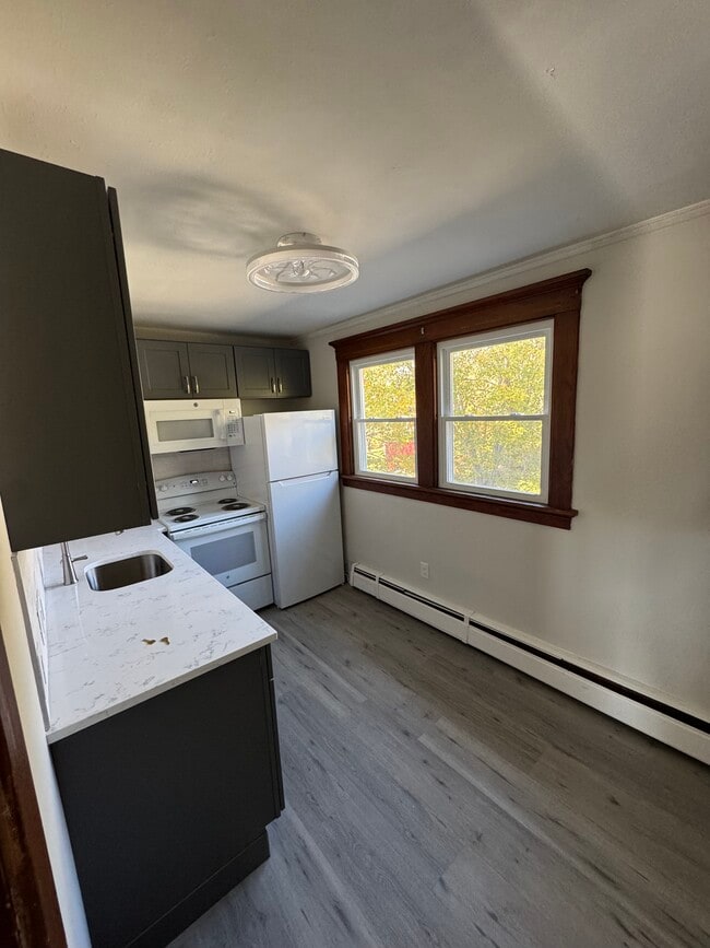 Building Photo - 1 Spithead Rd Unit B