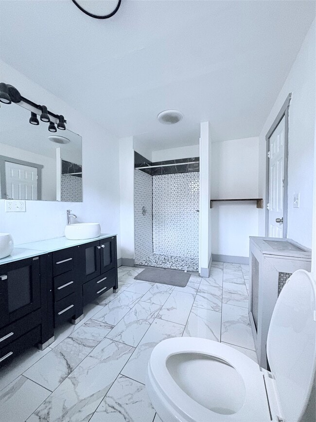 Photo - 171 Chapin St