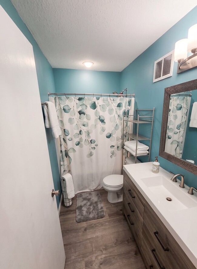 Photo - 172 Broadway St