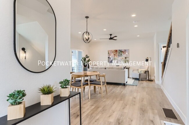 Photo - 1331 Baker St