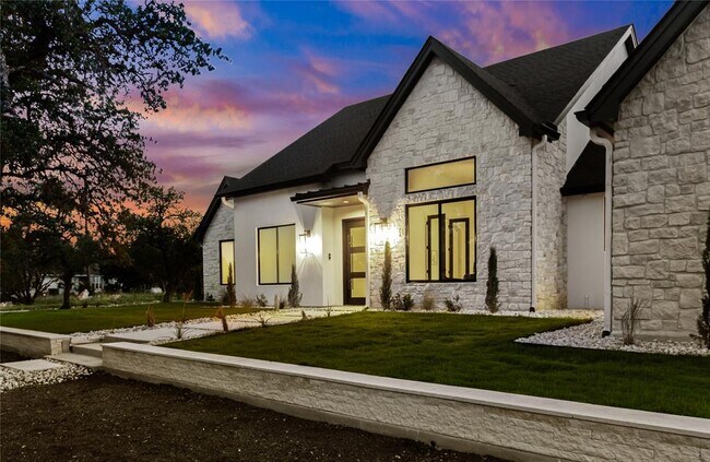 Photo - 208 Stonegate Ln