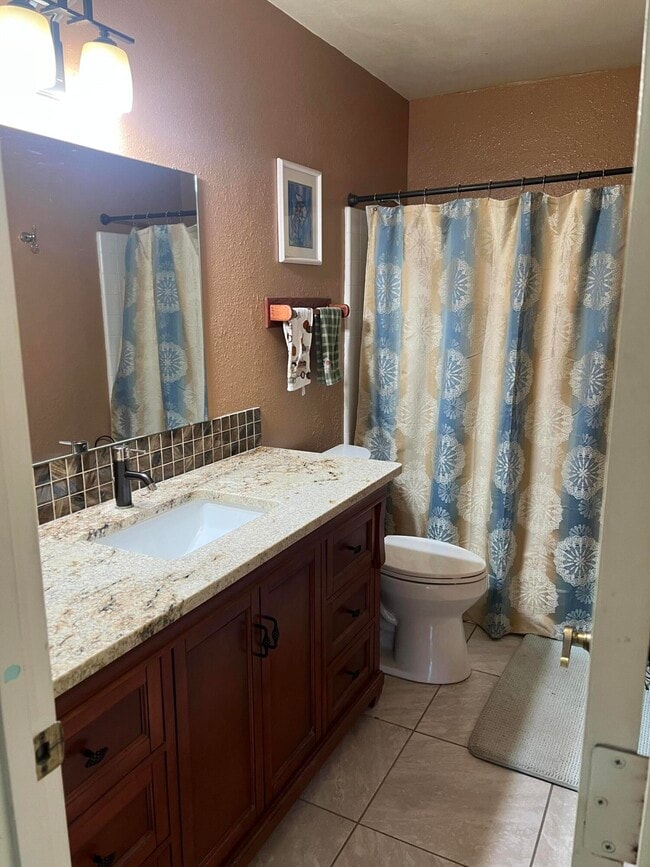 Photo - 732 Turner Dr NE