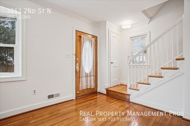 Photo - 3863 2nd St N