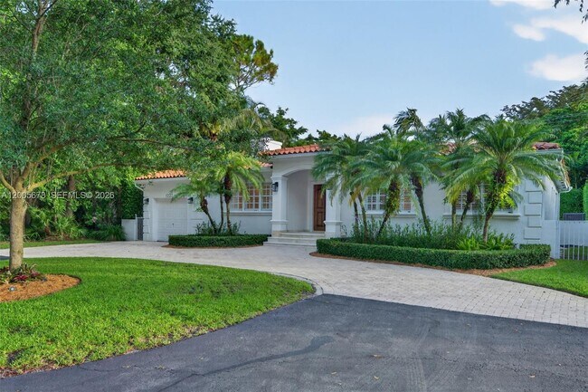Photo - 1237 Aduana Ave