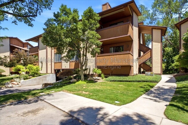 Photo - 6871 Countrywoods Cir Unit G