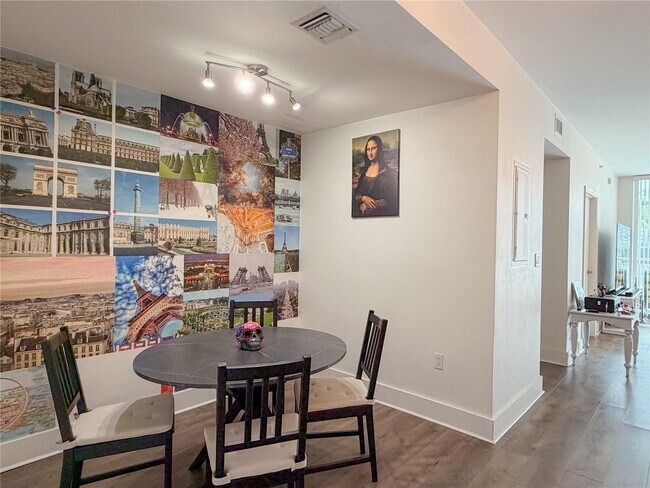 Photo - 90 SW 3rd St Unidad 1116