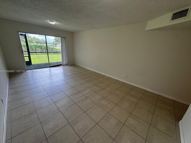 Photo - 8020 Fairview Dr Unidad 107