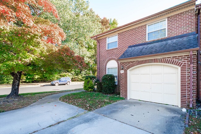 Photo - KINGS GRANT: SPACIOUS 3 BEDROOM 2.5 BATH T...