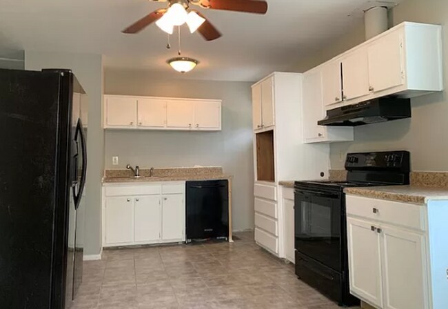 Photo - 3-Bedroom Home with Outdoor Entertaining Patio