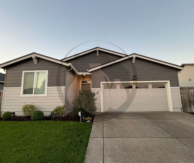 Building Photo - Beautiful Home in Woodburn-Available NOW