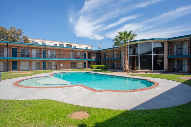 Photo - Lantana Apartments