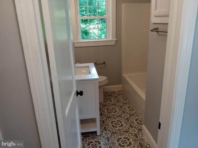 Photo - 18 W Ridge Rd