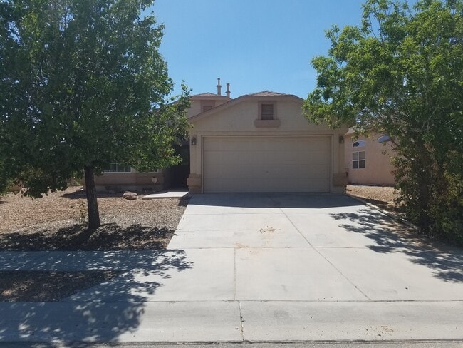 Building Photo - 3 bed, 2 bath, 1400 sq ft home in Huning Ranch - New Carpet