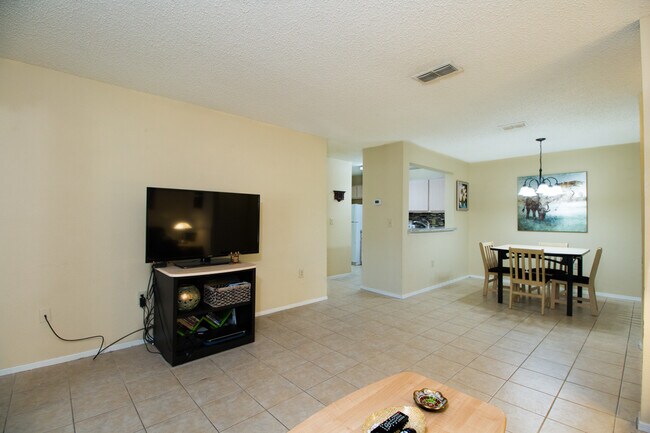 3705 SW 27th St Unidad 228