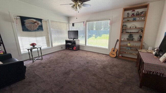 Photo - 2036 Country Club Blvd