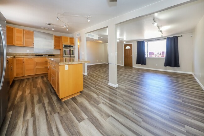 Photo - 3221 S Grady Ave