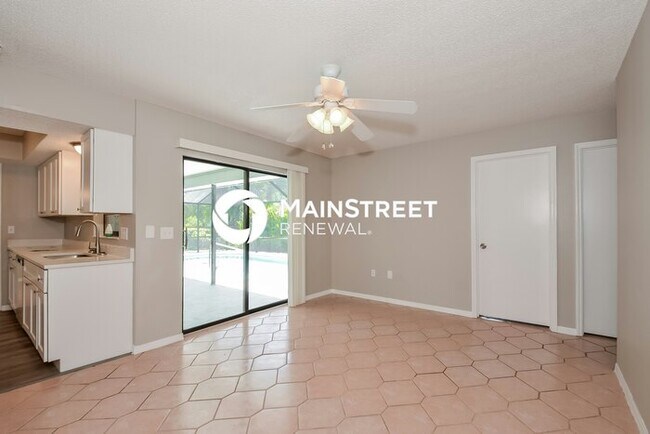 Photo - 3 Bedroom Pet-Friendly Home in SARASOTA, FL with Main Street Renewal