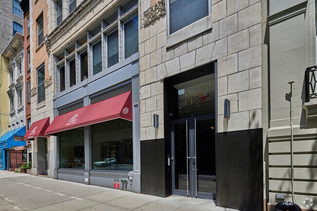 Photo - 117 E 29th St