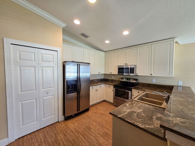 Photo - 4 Bedroom 2 bath in Sedona Palms