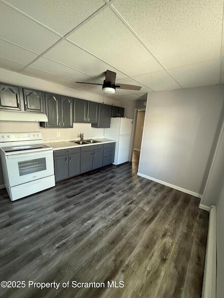 Building Photo - 148 Monroe St Rental