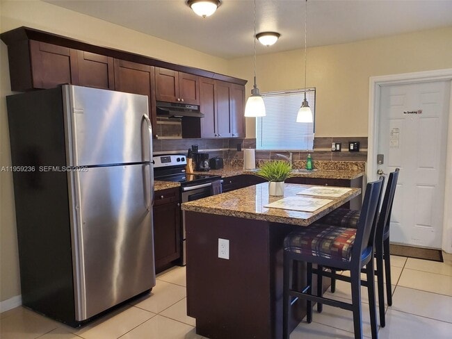 Building Photo - 2015 Funston St Unit XX