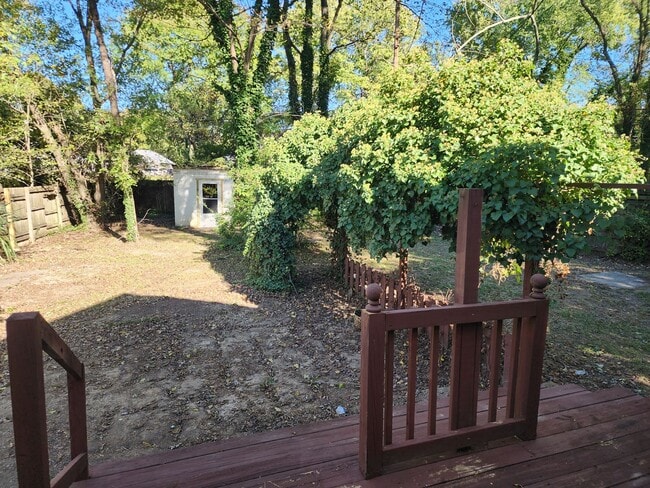 Photo - Charming 2 Bedroom with Large Backyard in ...