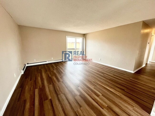 Photo - 4340 Loomis Ave