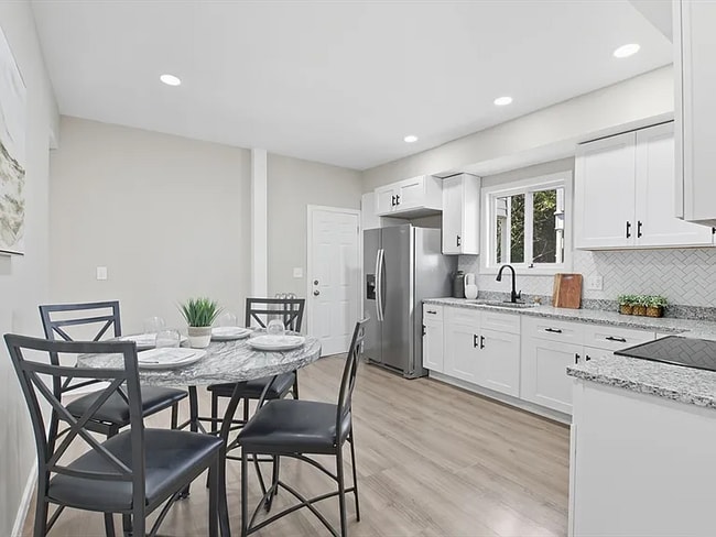 Photo - 12 Saint James Ave