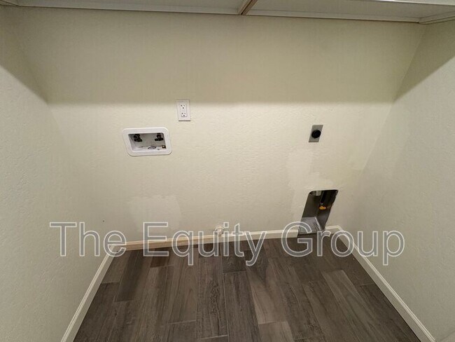 Photo - 1946 E School Ave