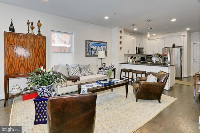 Photo - 1915 Main Line Blvd