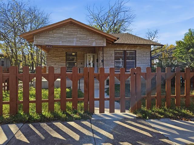 Photo - 823 S Beacon St