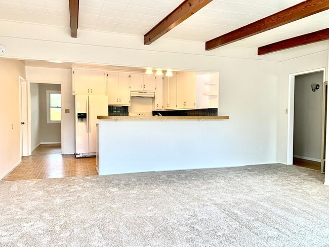 Photo - La Mesa - 3 Bedroom/2 bath House PLUS Detached Bonus Room, Garage and W/D