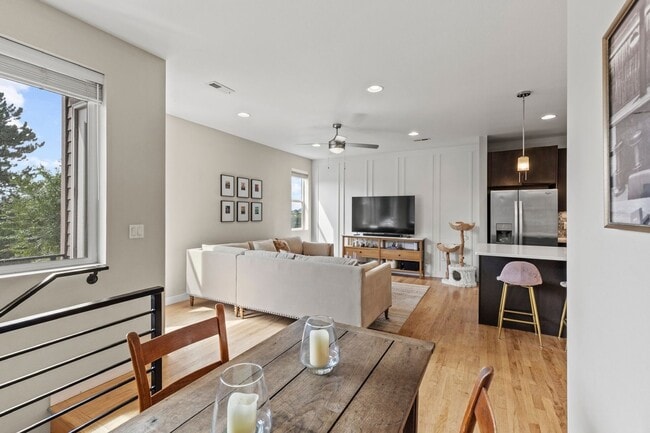 Photo - 3553 S Emerson St