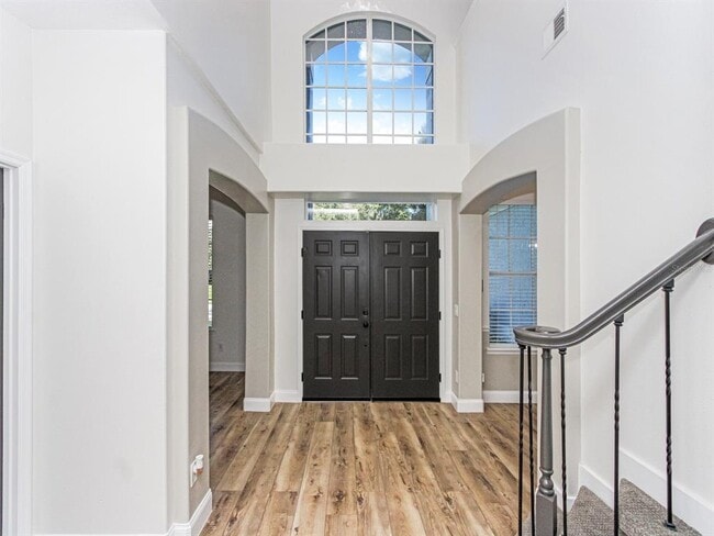 Photo - 687 Statenville Ct