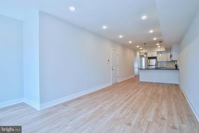 Building Photo - 2132 N 2nd St Unit 2