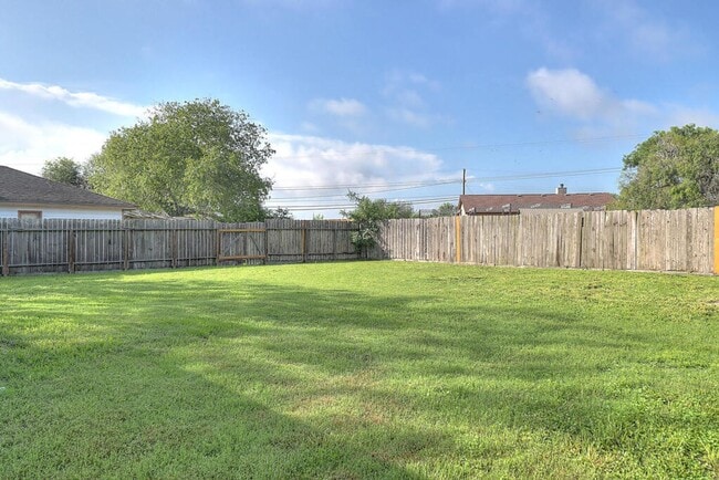 Photo - 10921 Shady Ln