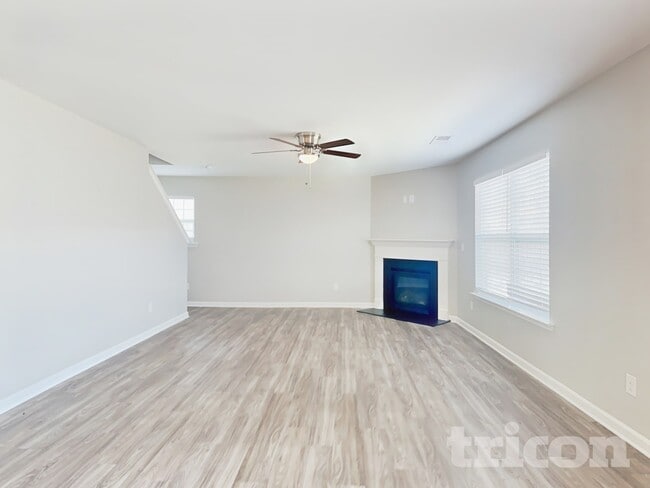 Photo - 317 Persian Ct