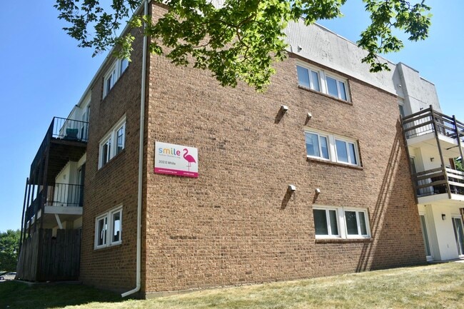 Flats on White - Flats on White Apartments