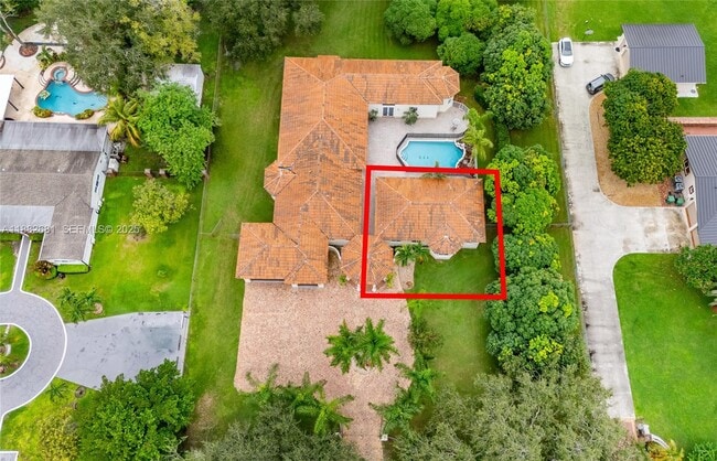 Building Photo - 9981 SW 70th St