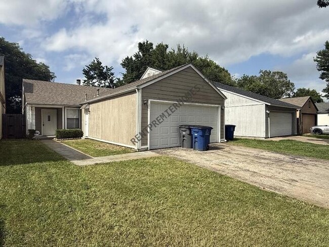 Photo - 1533 E 67th Pl