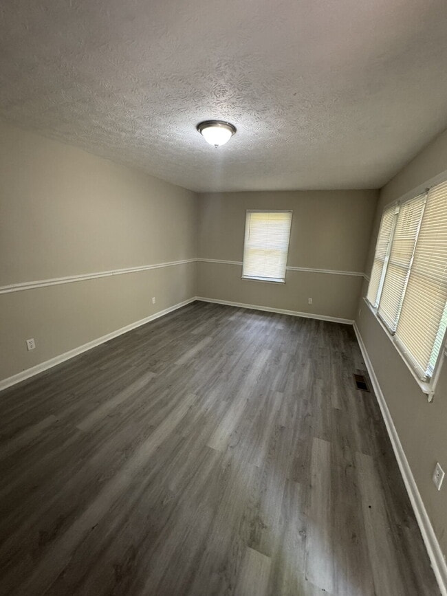 Photo - "Charming 3-Bed Oasis with 2 Full Baths on Brookview Drive – Your Perfect Talladega Retreat!"