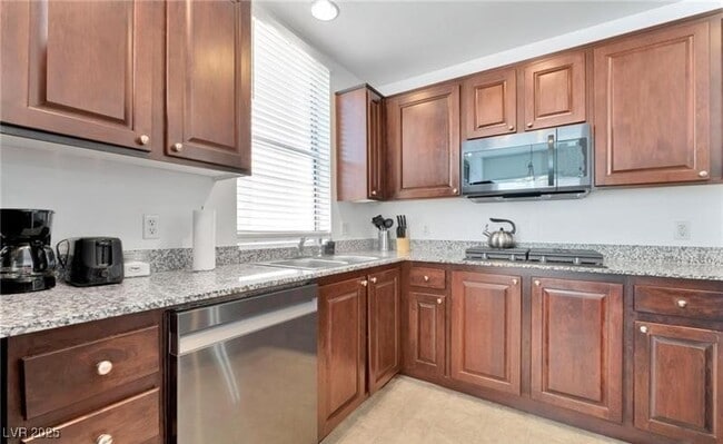 Building Photo - 47 E Agate Ave Unit 303