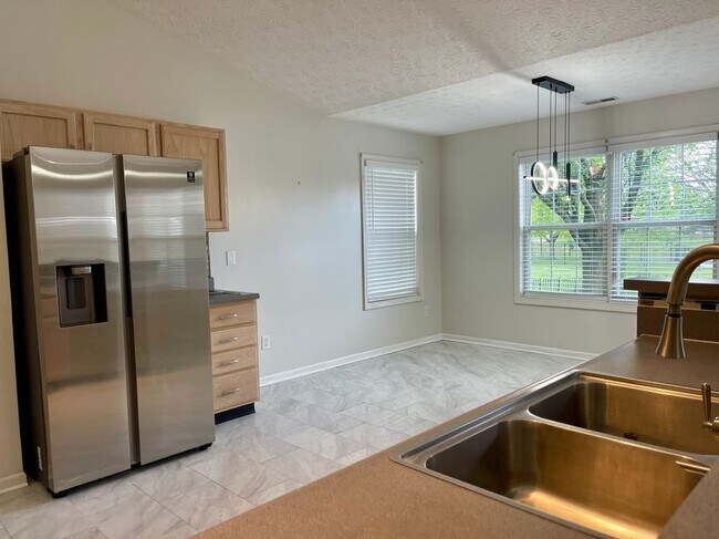 1058 Sugar Maple Dr