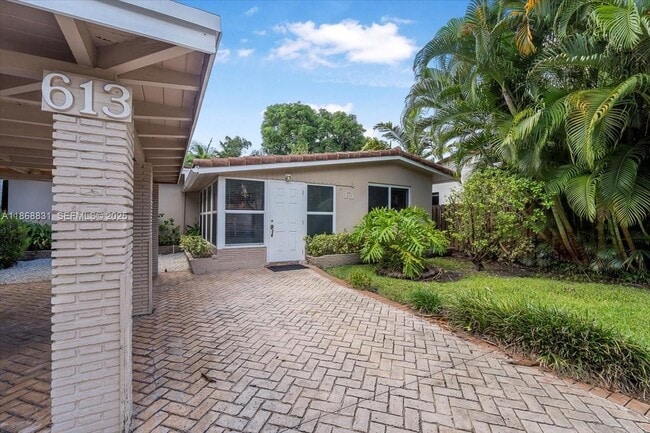 Photo - 613 NE 17th Terrace