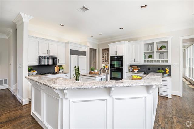 Building Photo - 17431 Woods Edge Dr Rental