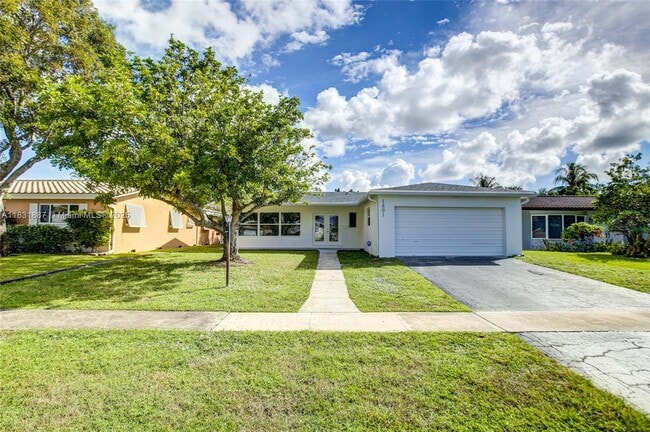 Photo - 1801 N 54th Ave Casa