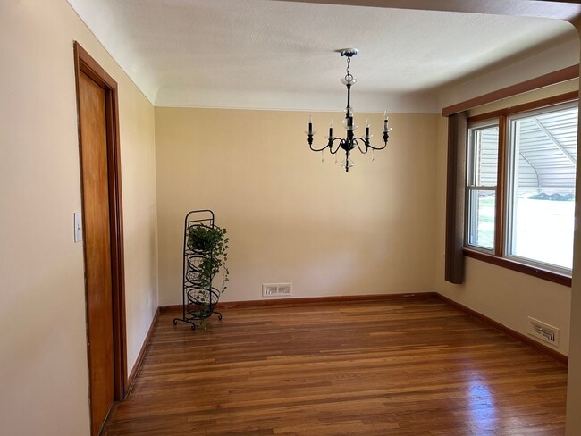 4409 Adrian Rd