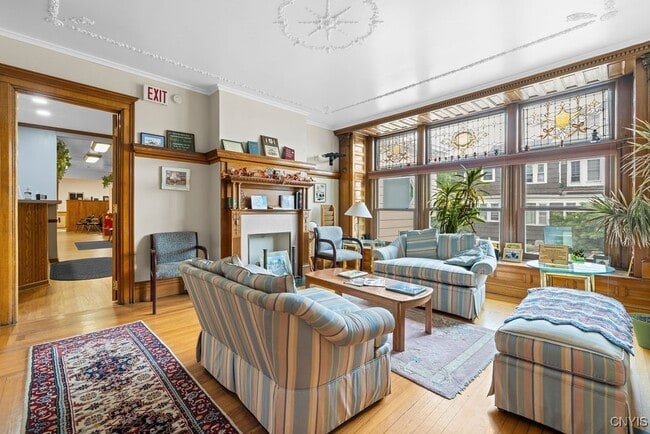 Building Photo - 1628 W Genesee St Rental